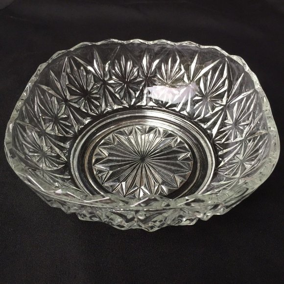 Vintage Cut Glass Bowl Clear Rounded Serving Dish Starburst Etch Textured Retro - Picture 1 of 12
